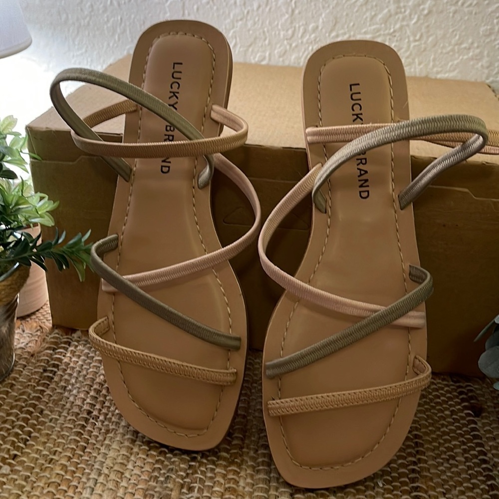 Lucky Brand multi color nude tones size 7